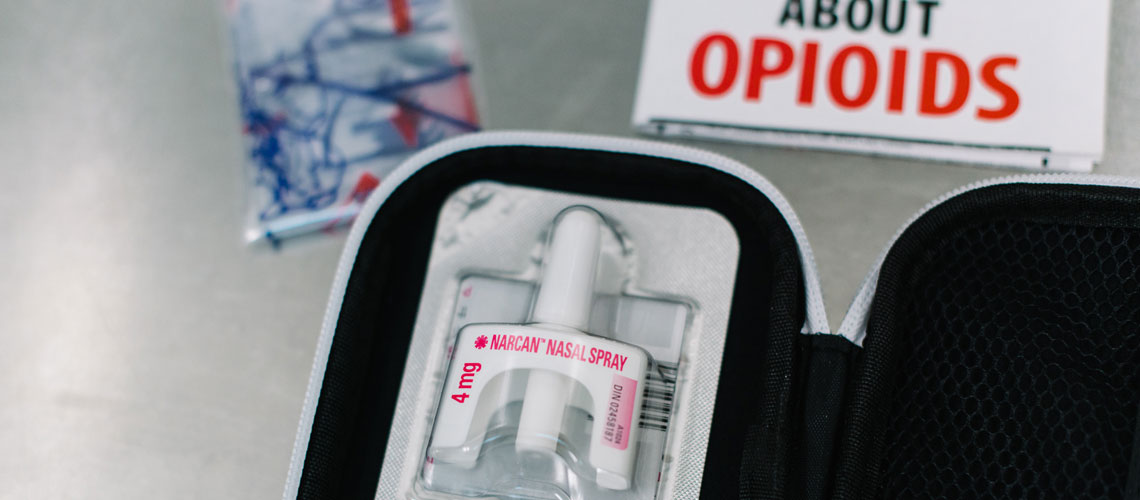 naloxon nasal kit