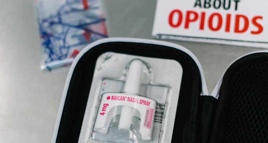 naloxon nasal kit